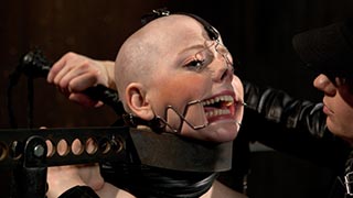 alani-pi-head-shaved-slut-live-show-part-1